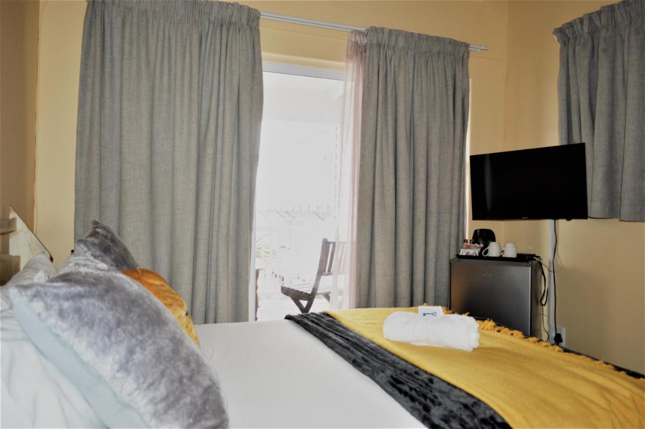 Point Village Guest House Mossel Bay Bagian luar foto
